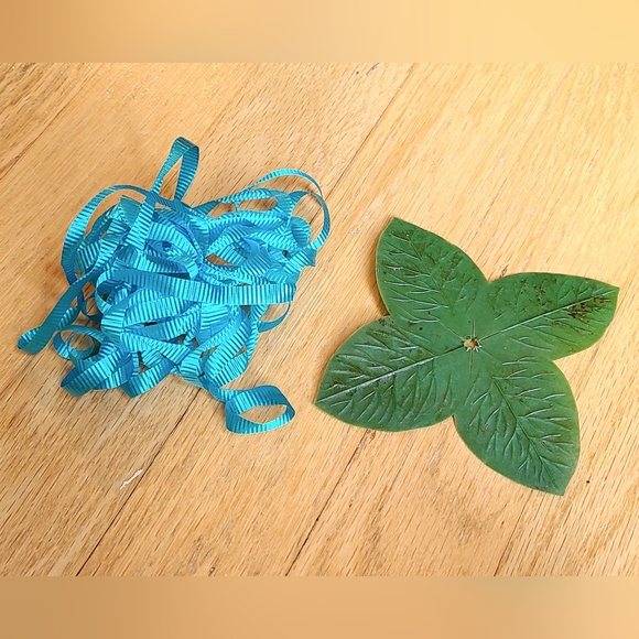 Vintage Frango Mints Round Box and Holiday Wrap 1950s - Picture 13 of 14